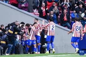 拜仁高层：南看台球迷燃放烟花破坏环境，欧足联肯定会做出处罚