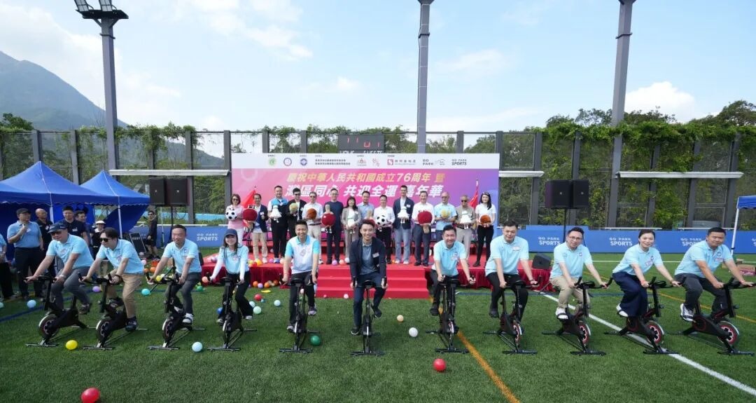 詹宁斯太“坏”了吧，紧急撤回一颗橄榄球